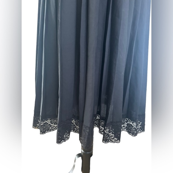 Zara v-neck 3/4 sleeve midi lace pleated black dress - Picture 6 of 9